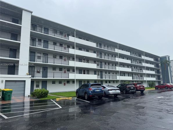 950 Hillcrest Dr APT 411