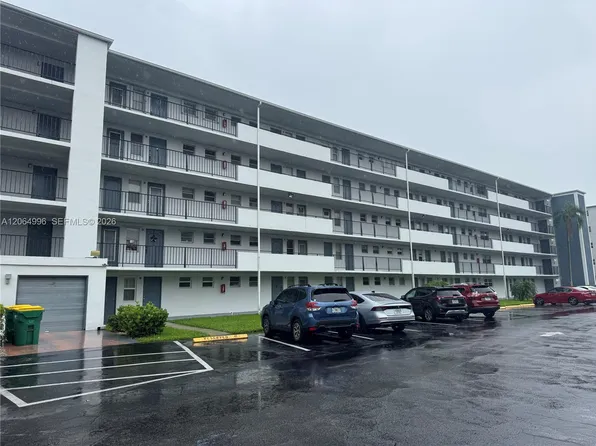950 Hillcrest Dr, Hollywood, FL