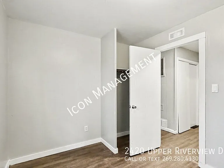 2420 Upper Riverview Dr — Photo 18