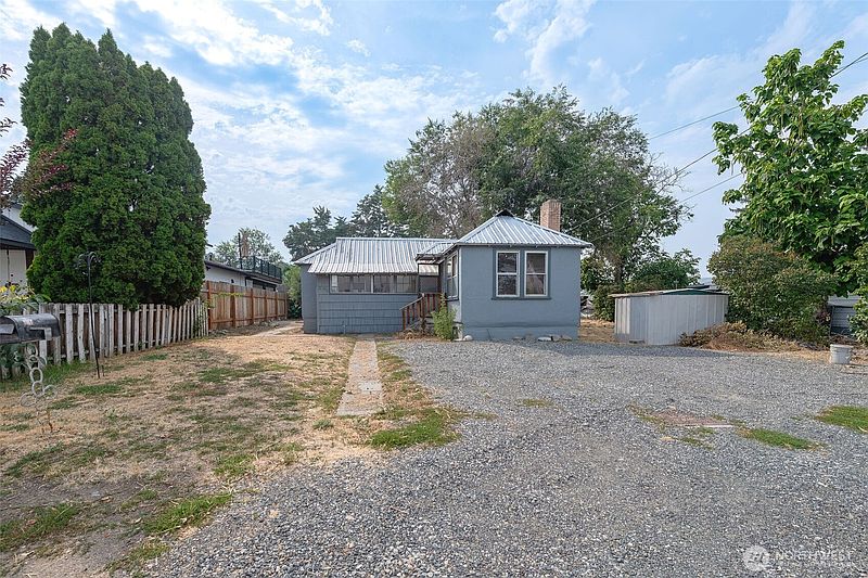 3rd image of 504 Ramona Avenue