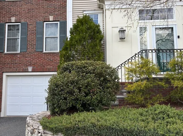 19 Imperial Ct Unit 19, Westborough, MA 01581