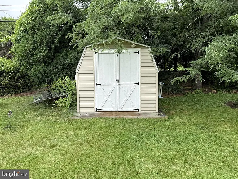217 Lyster Rd — Photo 34