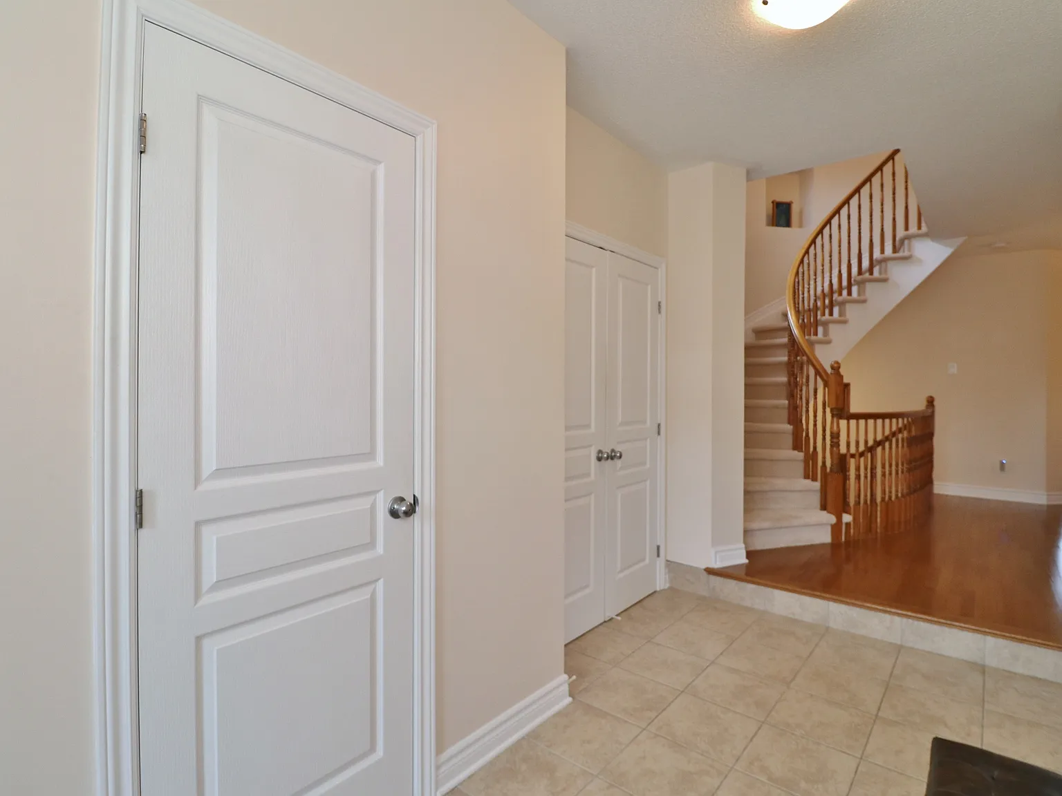 219 Gossamer St — Photo 4