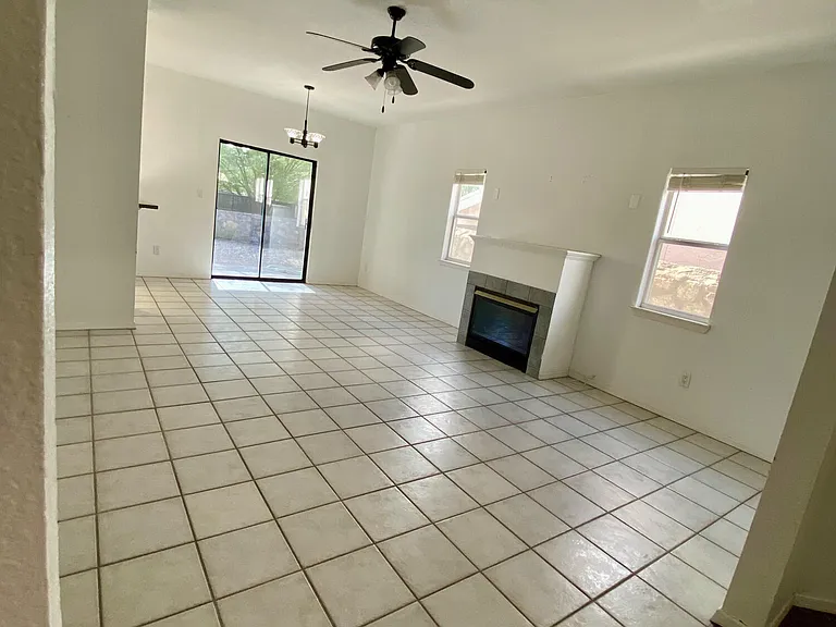 2215 King James Pl — Photo 4