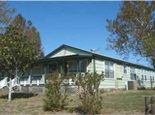 218 Main St, Industry, TX 78944