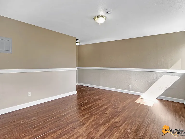 1335 Hyder St — Photo 66