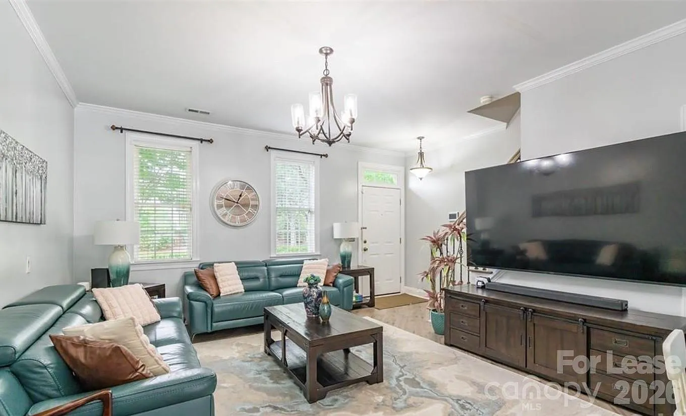 2 bed, 2.5 bath, 1320 sqft, $1,750 — Photo 3