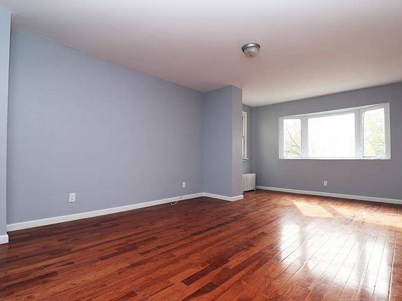 2nd image of 23 Steuben St #1