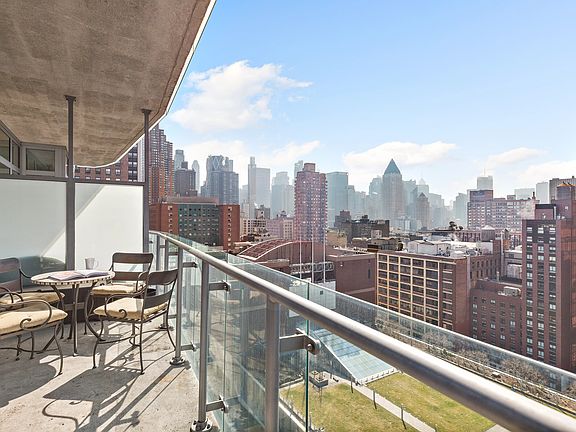 4th image of 555 W 59th St APT 21D
