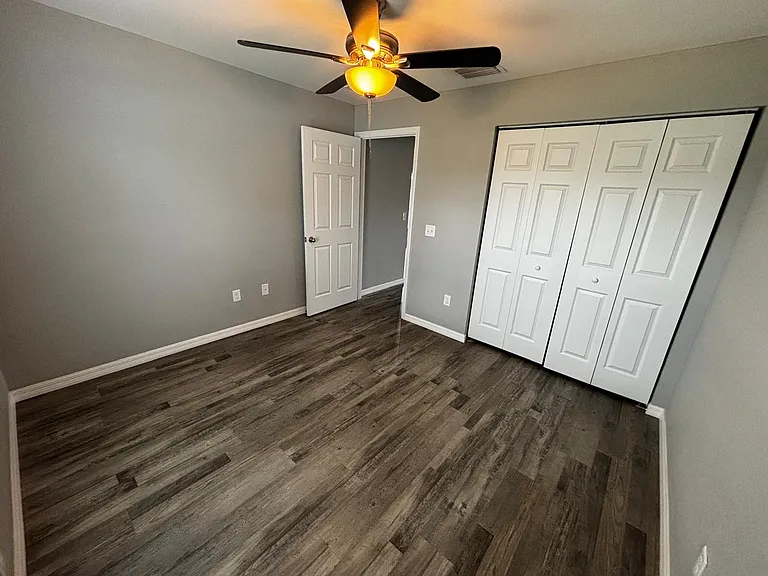 196 Willow Rd — Photo 12