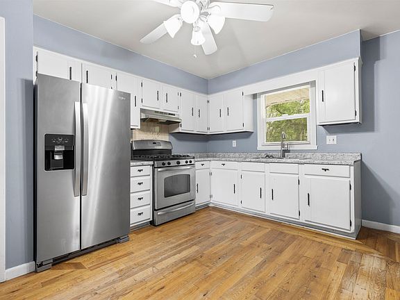3rd image of 5740 Colleen Ave