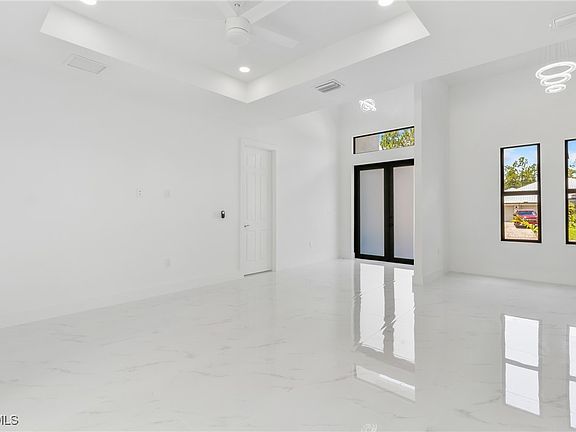 5th image of 1310 Acacia Ave