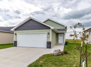 1801 19th St N, Wahpeton, ND 58075