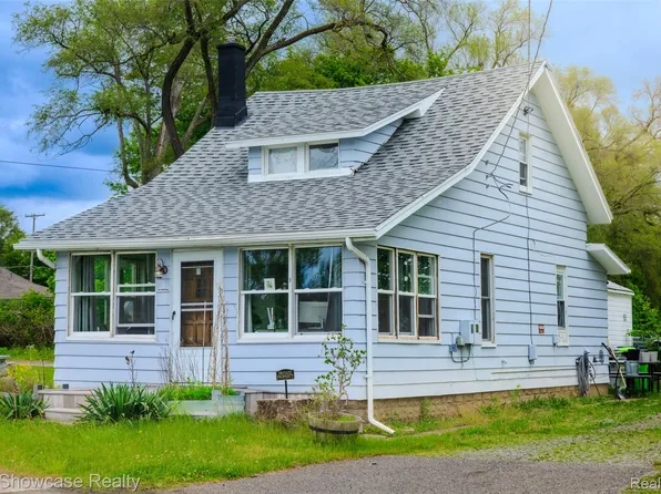 1815 E Lake Dr, Novi, MI 48377