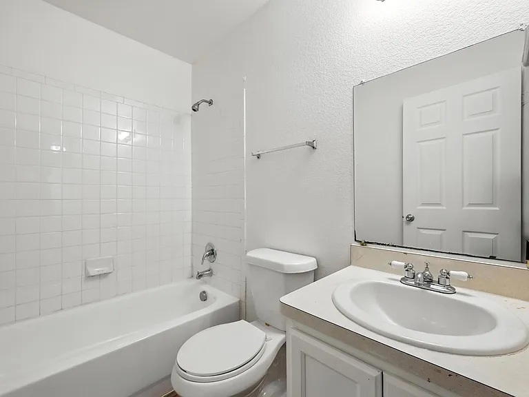 1713 Manor Garden Curv — Photo 15