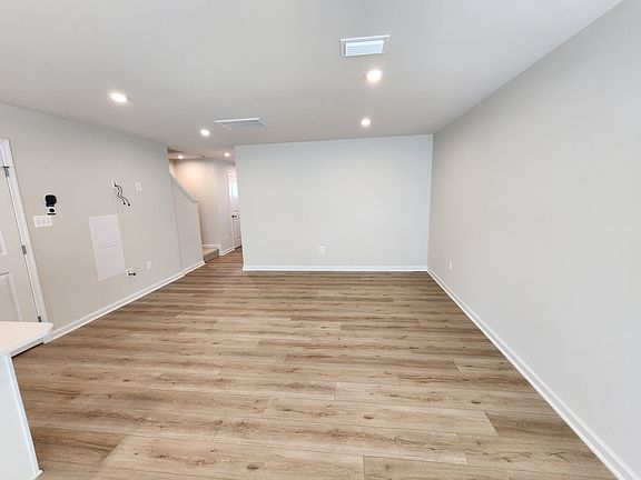 5th image of 619 Laurelwood Dr