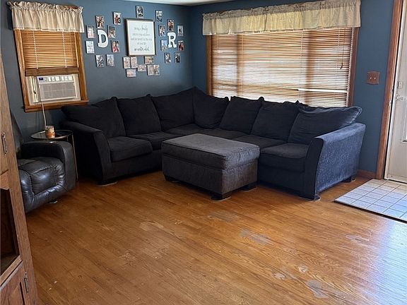 3rd image of 1615 Orange St