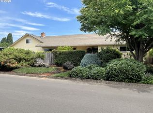 2641 Castle Dr, Springfield, OR 97477