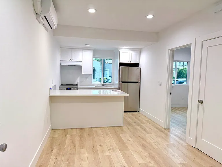 3601 E Vermont St #17 — Photo 2