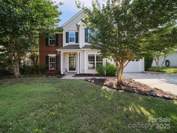 16411 Greybriar Forest Ln, Charlotte, NC 28278