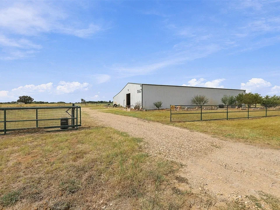 8667 US Highway 377