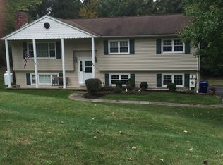 22 Terra Glen Rd, Danbury, CT 06811