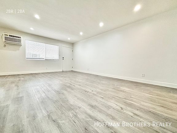5th image of 5313 Hermitage Ave #4