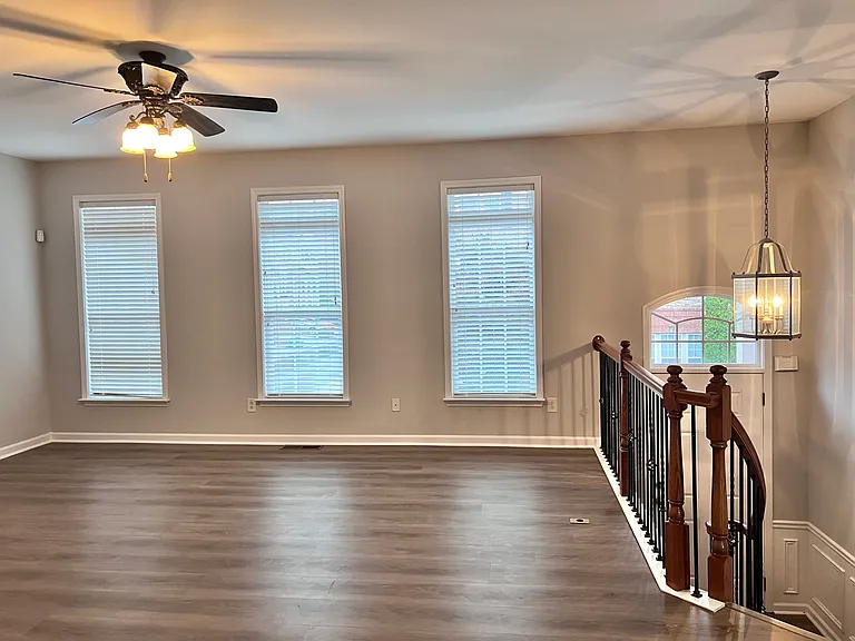 2800 Loftview Sq — Photo 14