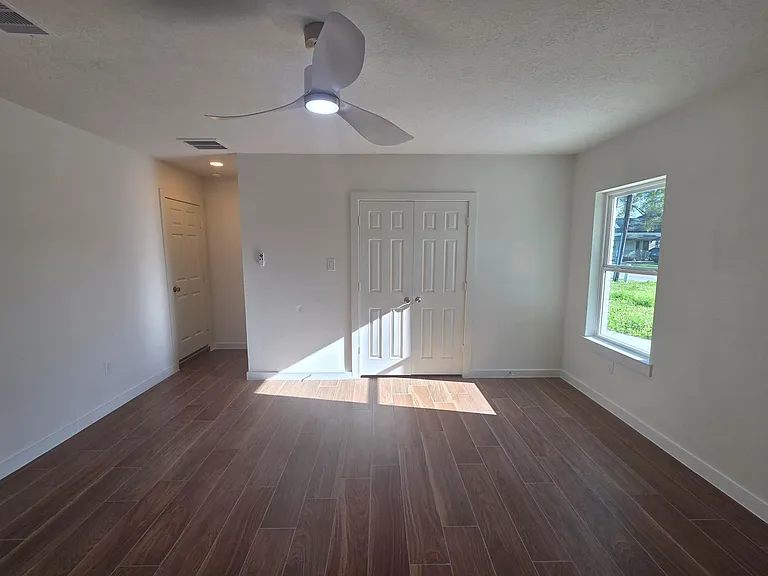 803 Coleman St — Photo 17