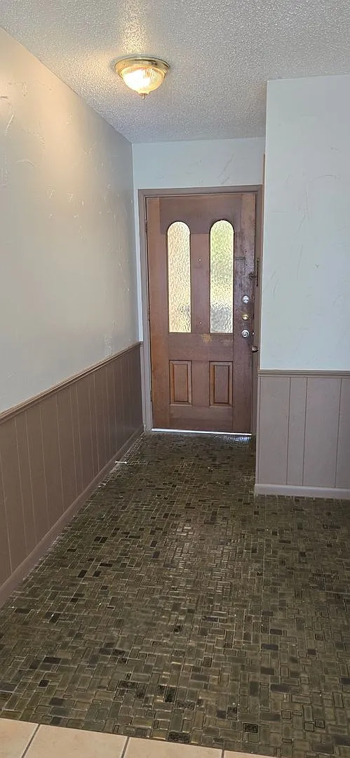 2909 Cypress Dr — Photo 2