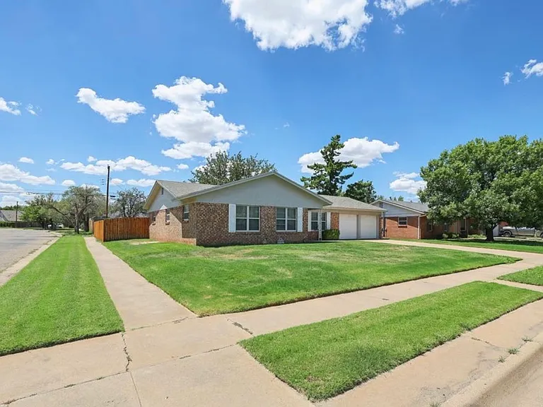 3244 Nebraska St — Photo 2