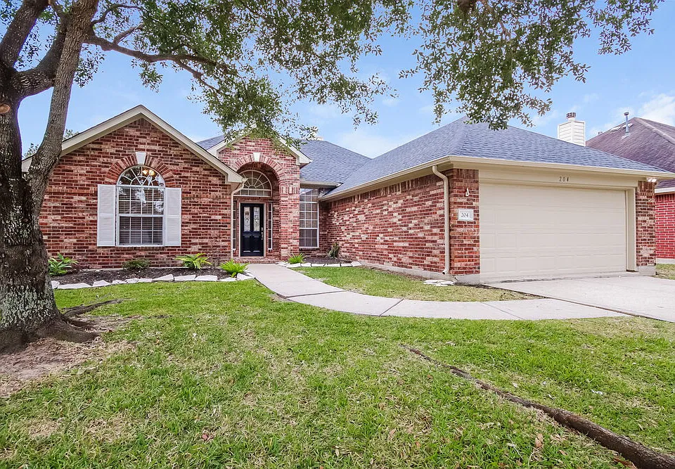 204 Green Cedar Dr
