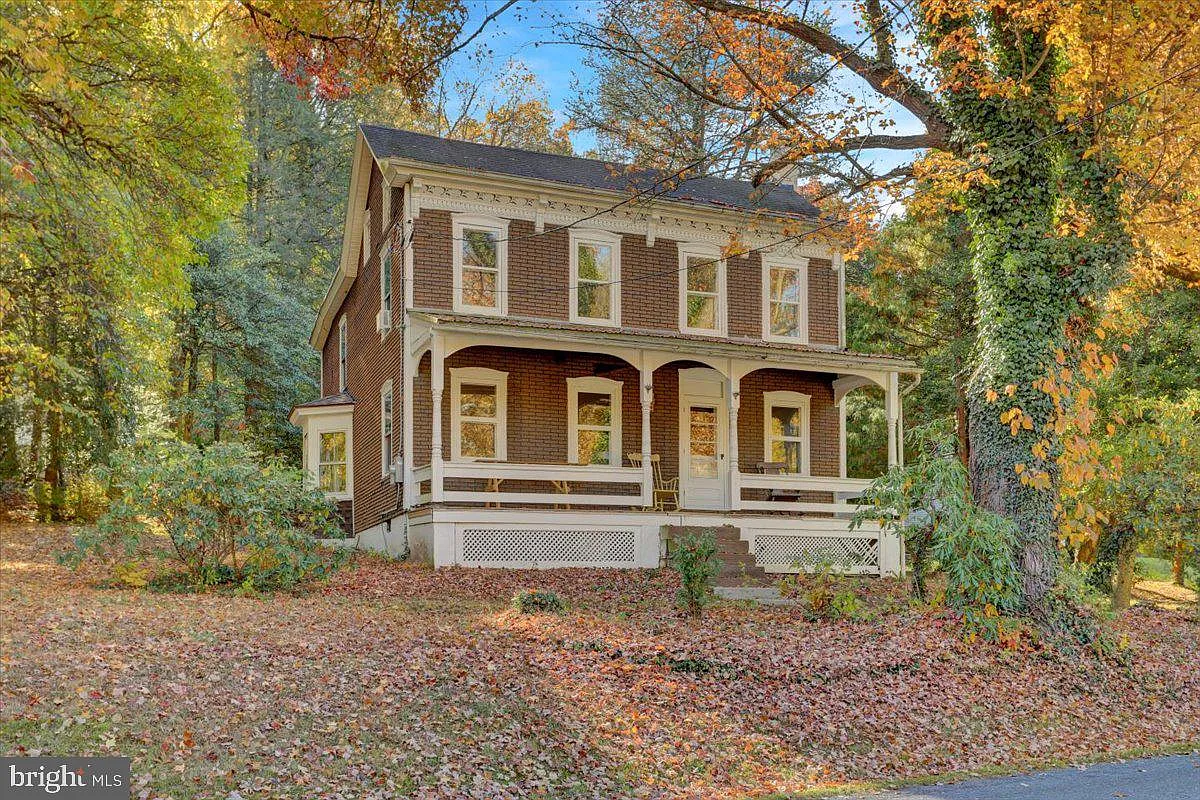 562 Wyomissing Rd photo 1