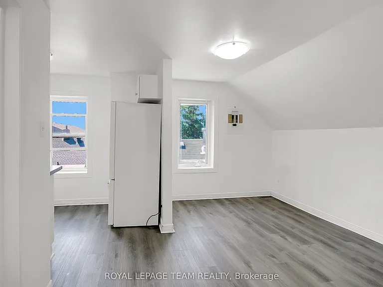 4 Eccles St #5 — Photo 16