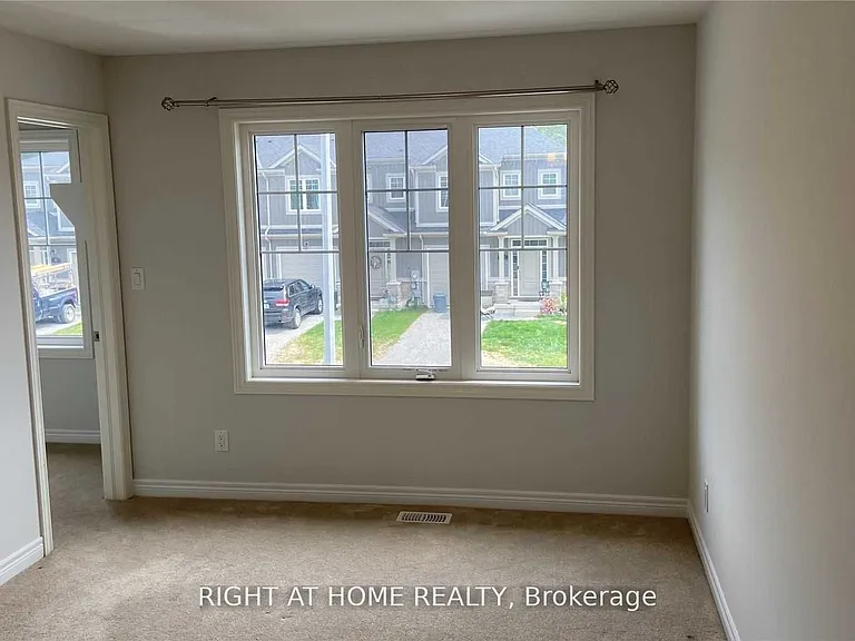 19 Damude Ave — Photo 9