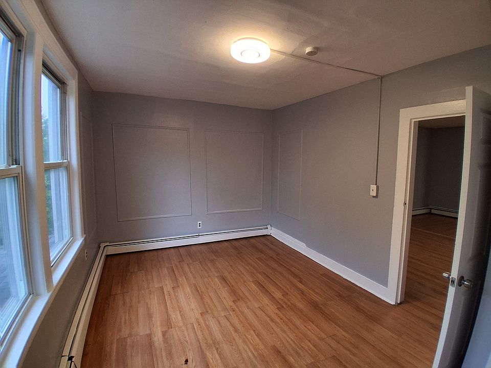 1st image of 830 S 16th St