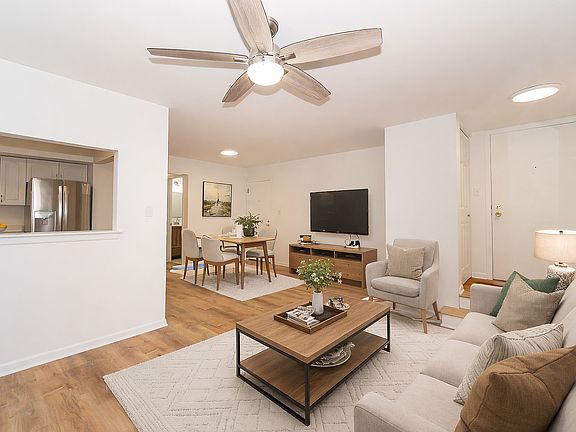 5th image of 837 S Dwyer Ave APT A