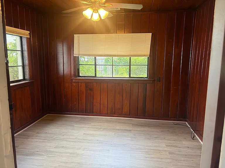 908 Hamilton Ct — Photo 6