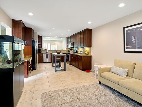 Kitchen Family Room Combo