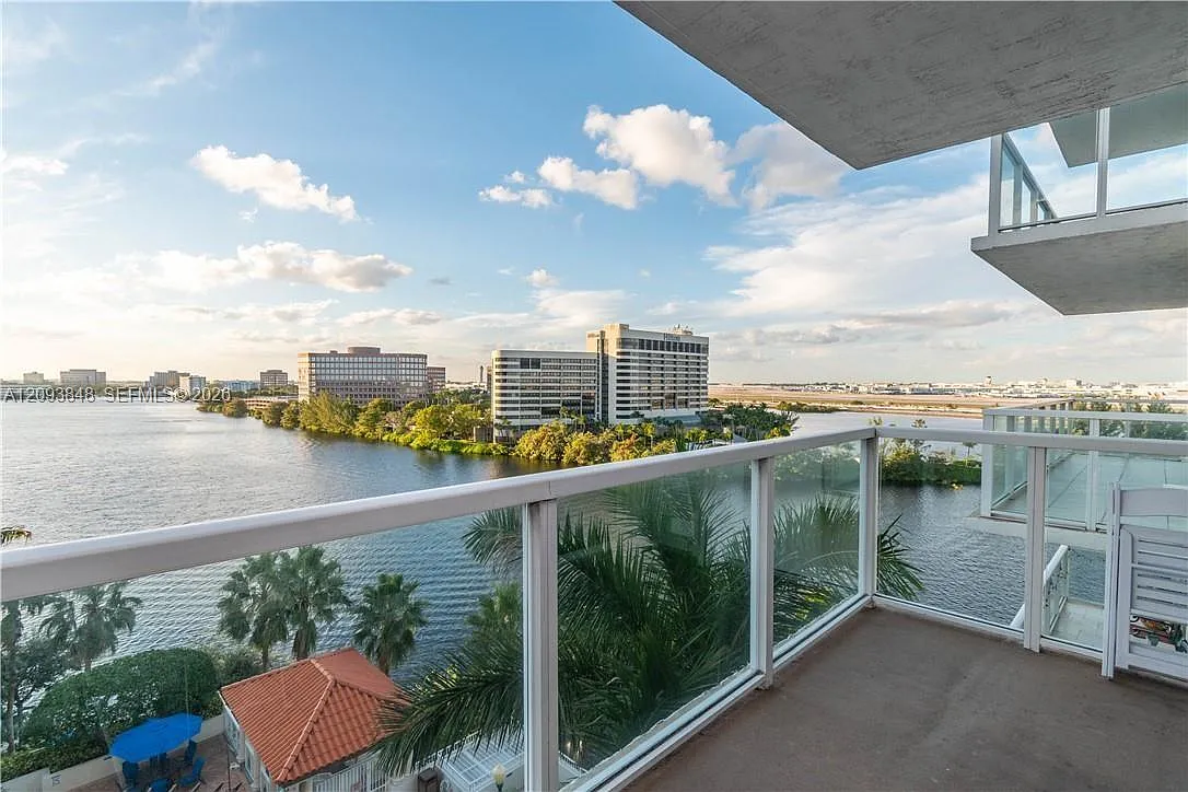 Blue Lagoon Condo — Photo 1