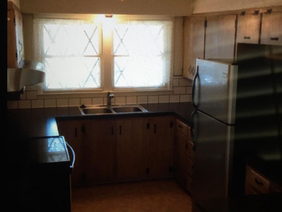 2nd image of 2309 S 39th St