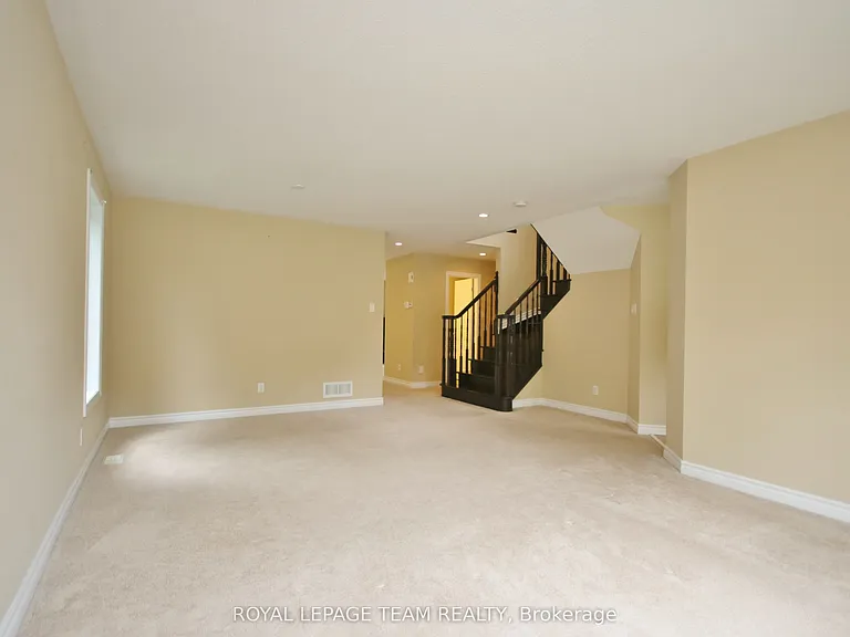 593 Clearbrook Dr — Photo 4