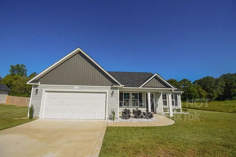 3 bed, 2.0 bath, 1400 sqft, $1,700 — Photo 1