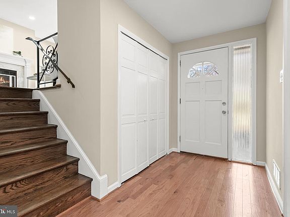 5th image of 4504 Woodlark Pl