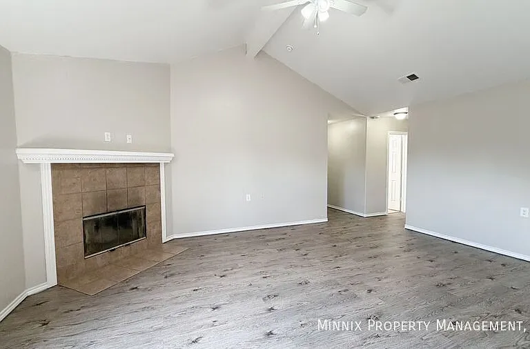 2220 99th St — Photo 7