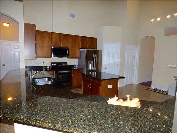 5th image of 902 Earlham Dr
