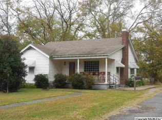 12 Pine St, Falkville, AL 35622