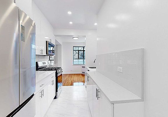 4th image of 150 Greenway Ter APT 22E