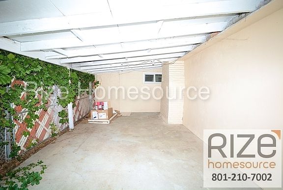 2nd image of 1379 W Pacific Ave