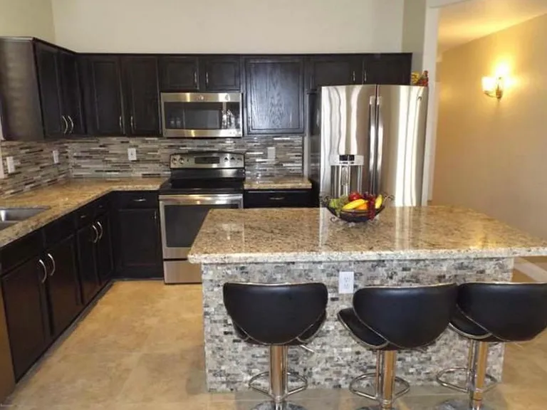 3211 E Behrend Dr — Photo 14